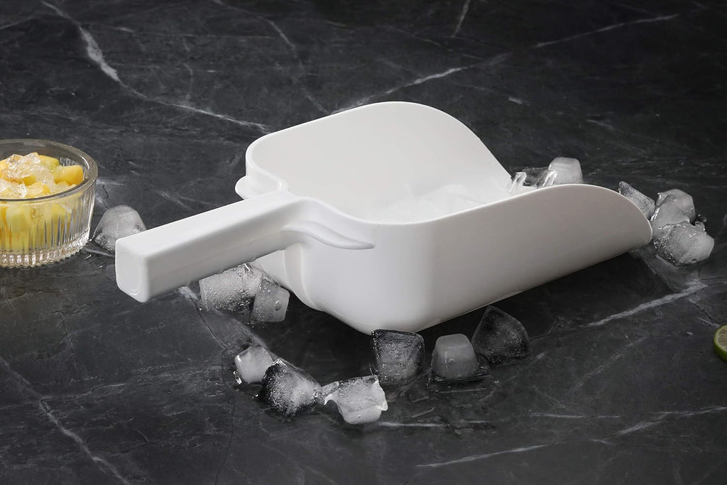 Polycarbonate Plastic Utility Ice Scoop, White, 64 oz