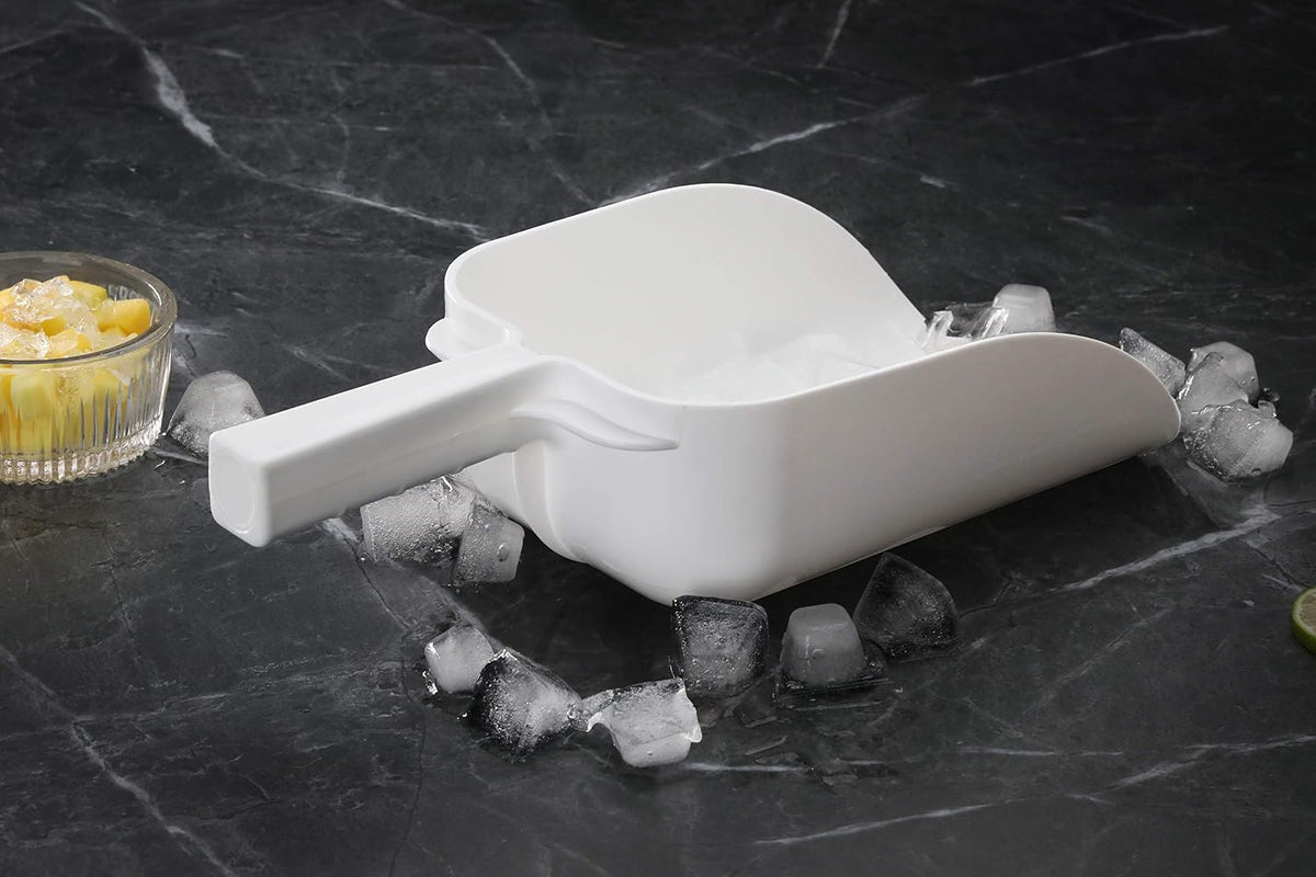 Polycarbonate Plastic Utility Ice Scoop, White, 64 oz