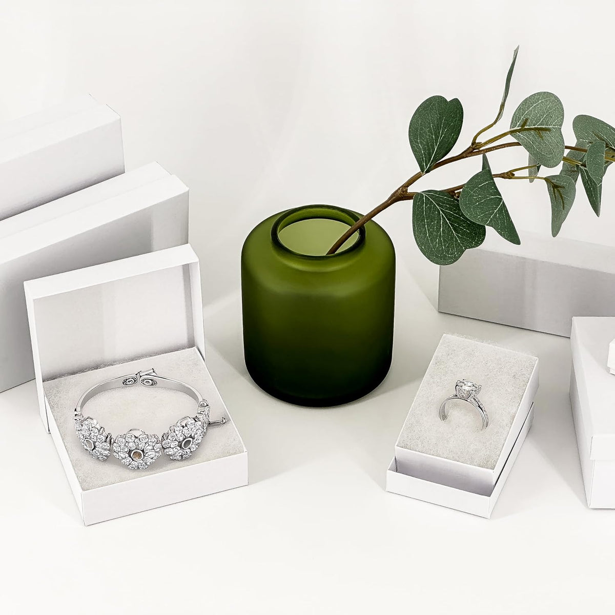 TheDisplayGuys 25 Cardboard Jewelry Gift Boxes with Inserts - Matte White