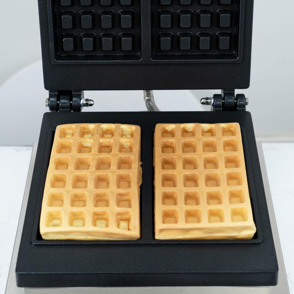 1600W Commercial 2-Slice Rectangular Belgian Waffle Maker