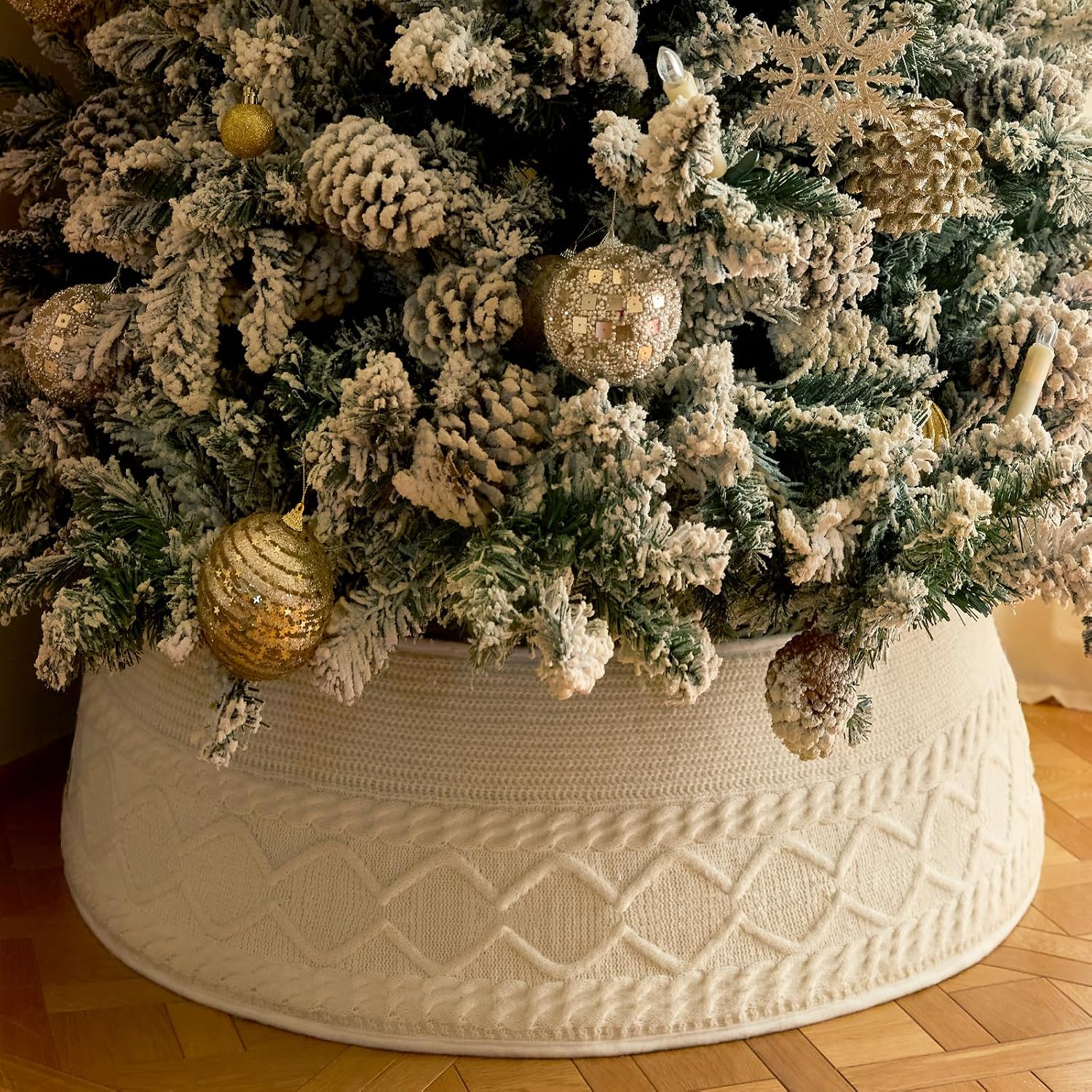 Knit Christmas Tree Collar, Christmas Tree Skirt, Cream, 23-30 in | Thick cream-white knit, adjustable 23-30 in, 10