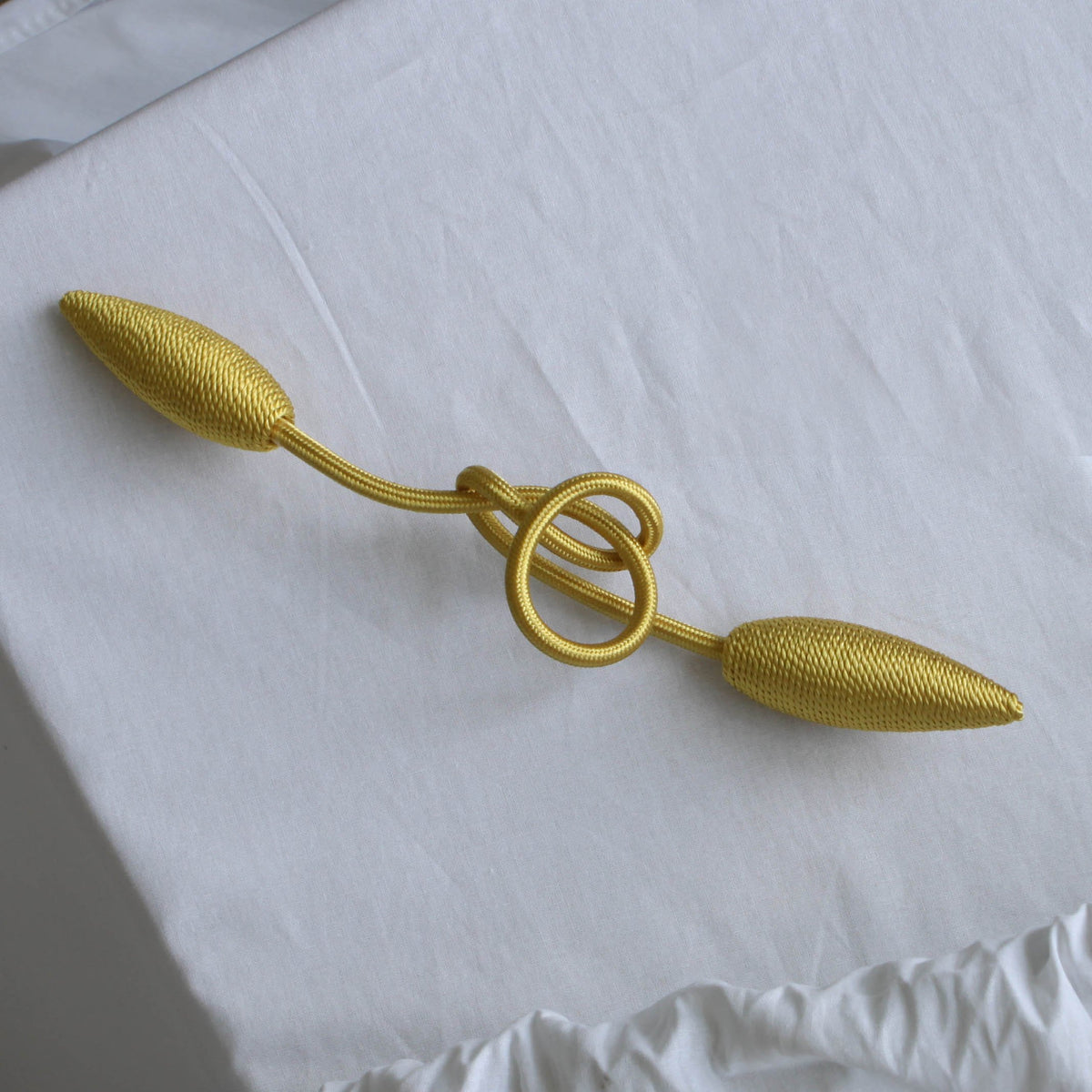 2-Pack Creative Curtain Tiebacks Random Modelling Curtain Holdbacks Eelicate Simple Type, Gold