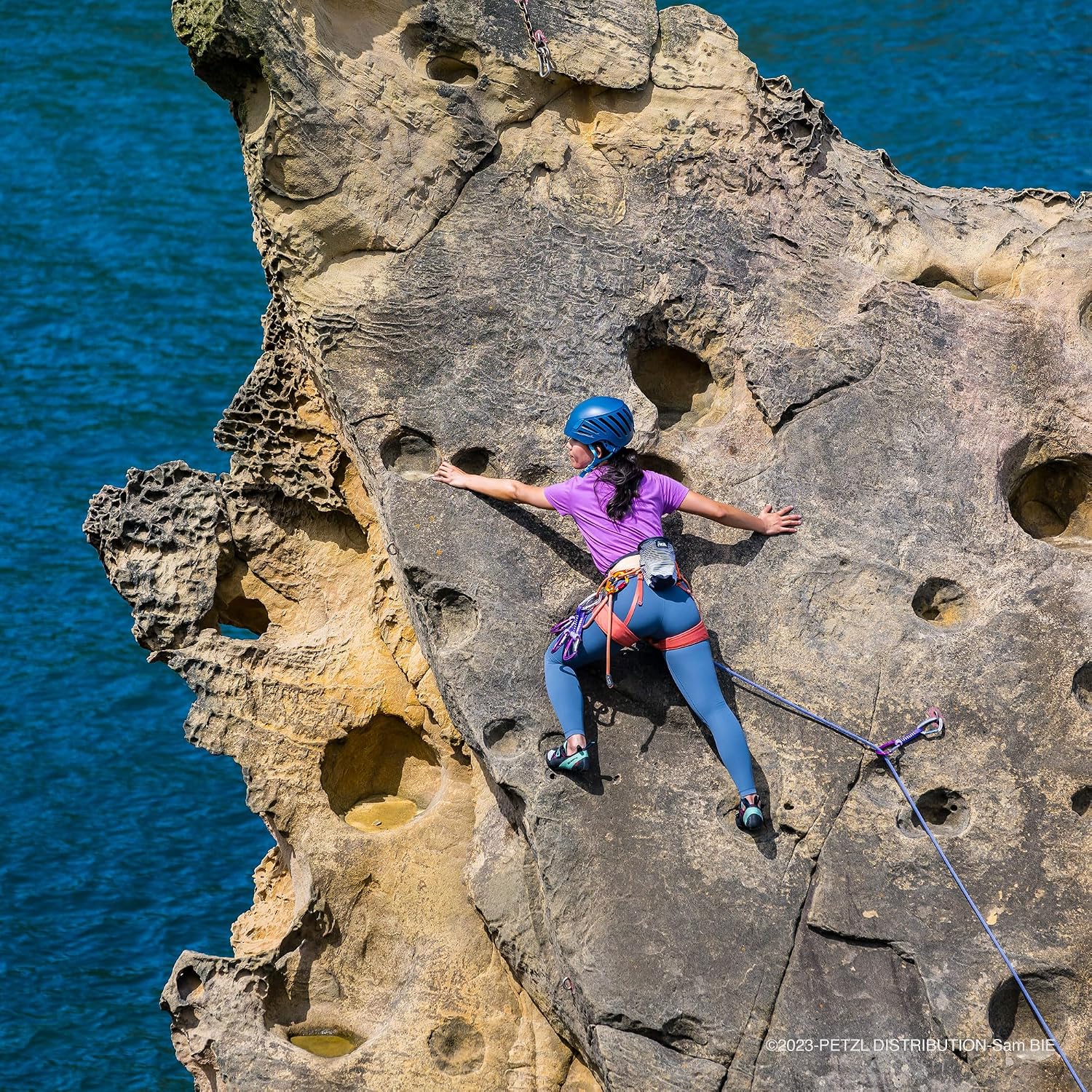 PETZL CORAX LT Women's Rock Climbing Harness | Comfortable, Durable, & Versatile Climbing Harness
