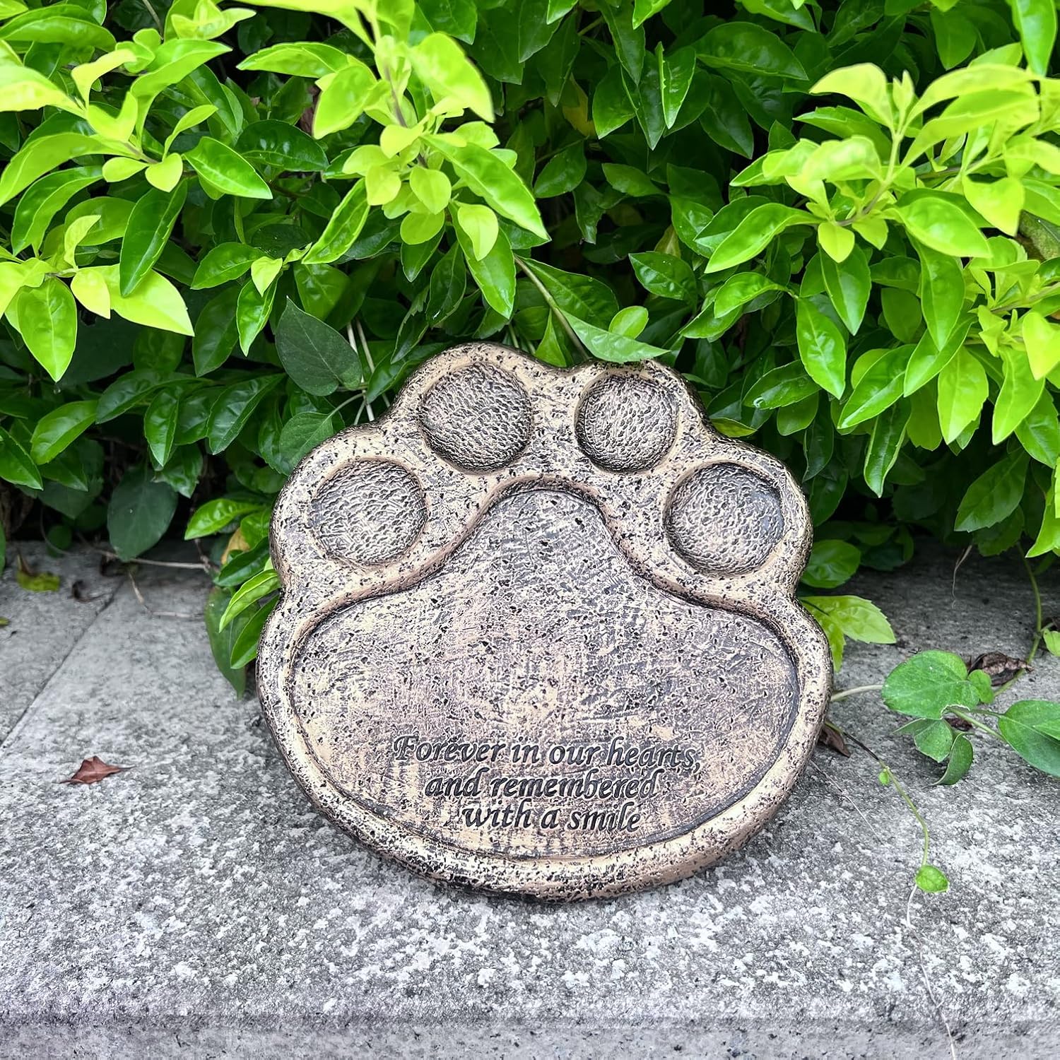 Garden Stepping Stone, Paw of Dog Cat Pet Memorial Stones, Loss of Pet Gift - 7.5" L x 7.5" W x 0.6" D