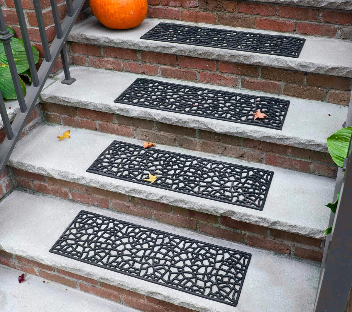 Set of 4 Rubber Stair Tread Mats 30 x 10 Inch Anti-Slip Outdoor Rug, Black – Web Pattern