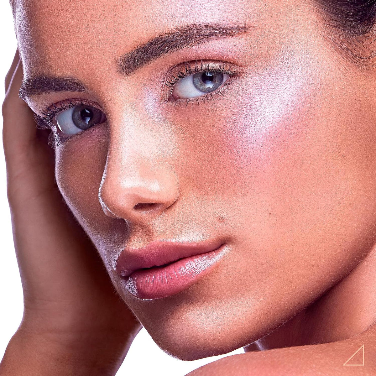 Signature Palette - #OFRAglow | Highlighter Palette with 5 Shades for a Radiant Look | Travel-Friendly Makeup Palette