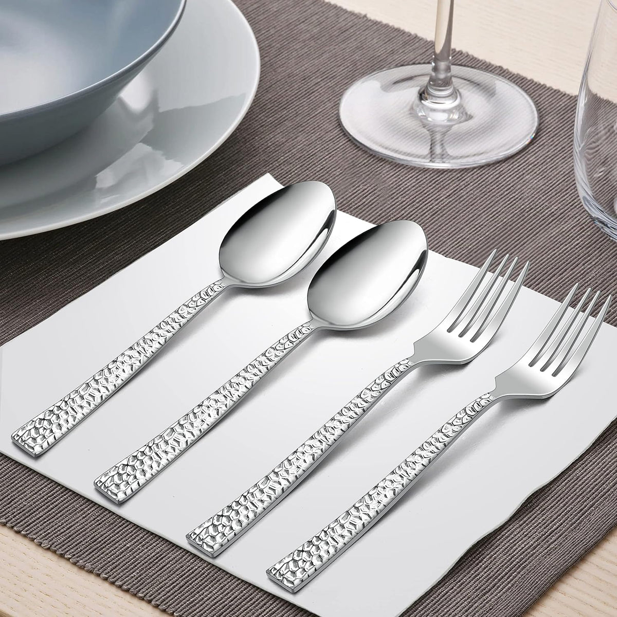 Hammered Silverware Set, 60-Piece Stainless Steel Flatware for 12, Modern Eating Utensils Tableware Cutlery for