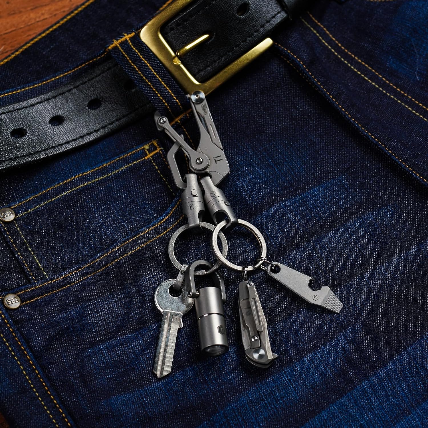 Titanium Magnetic Quick Release Keychain, One-Hand Detachable Connector for Car Keys, USB Drives and EDC, Gear, KA45