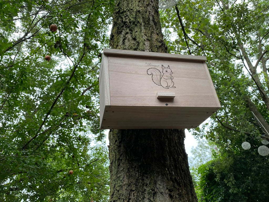 Pine Wood Squirrel House Feeder Outdoor Nesting Box for Habitat Residence (House)