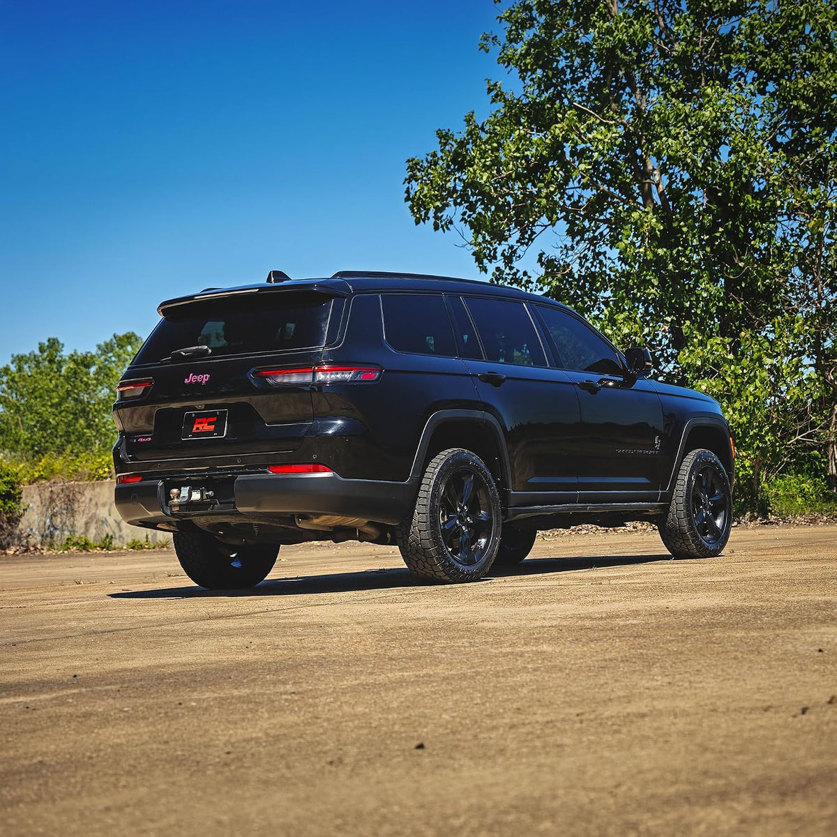 Rough Country 2" Lift Kit for Jeep Grand Cherokee L (2021-2026) – Front & Rear Suspension Lift with Strut Spacers and Coil Spacers