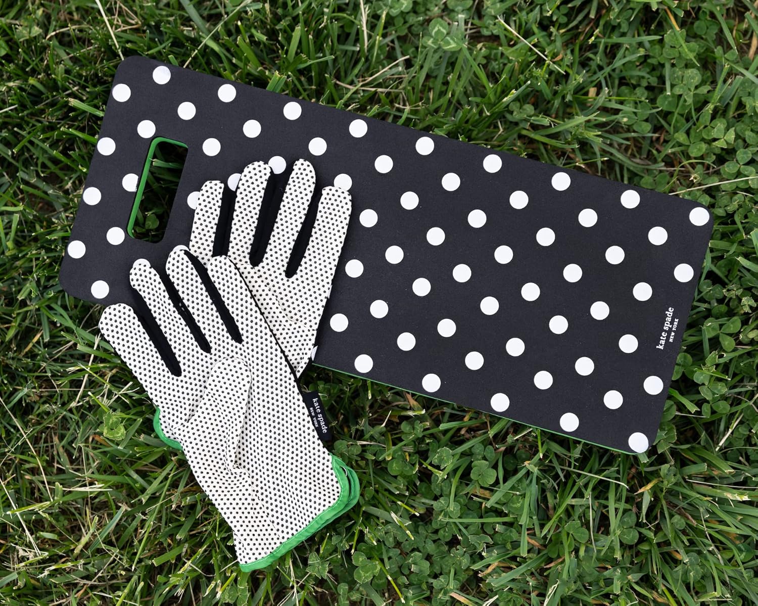 Garden Kneeler and Gardening Gloves for Women, Cute Garden Tool Set with Thick Kneeling Pad and Yard Gloves, Picture Dot