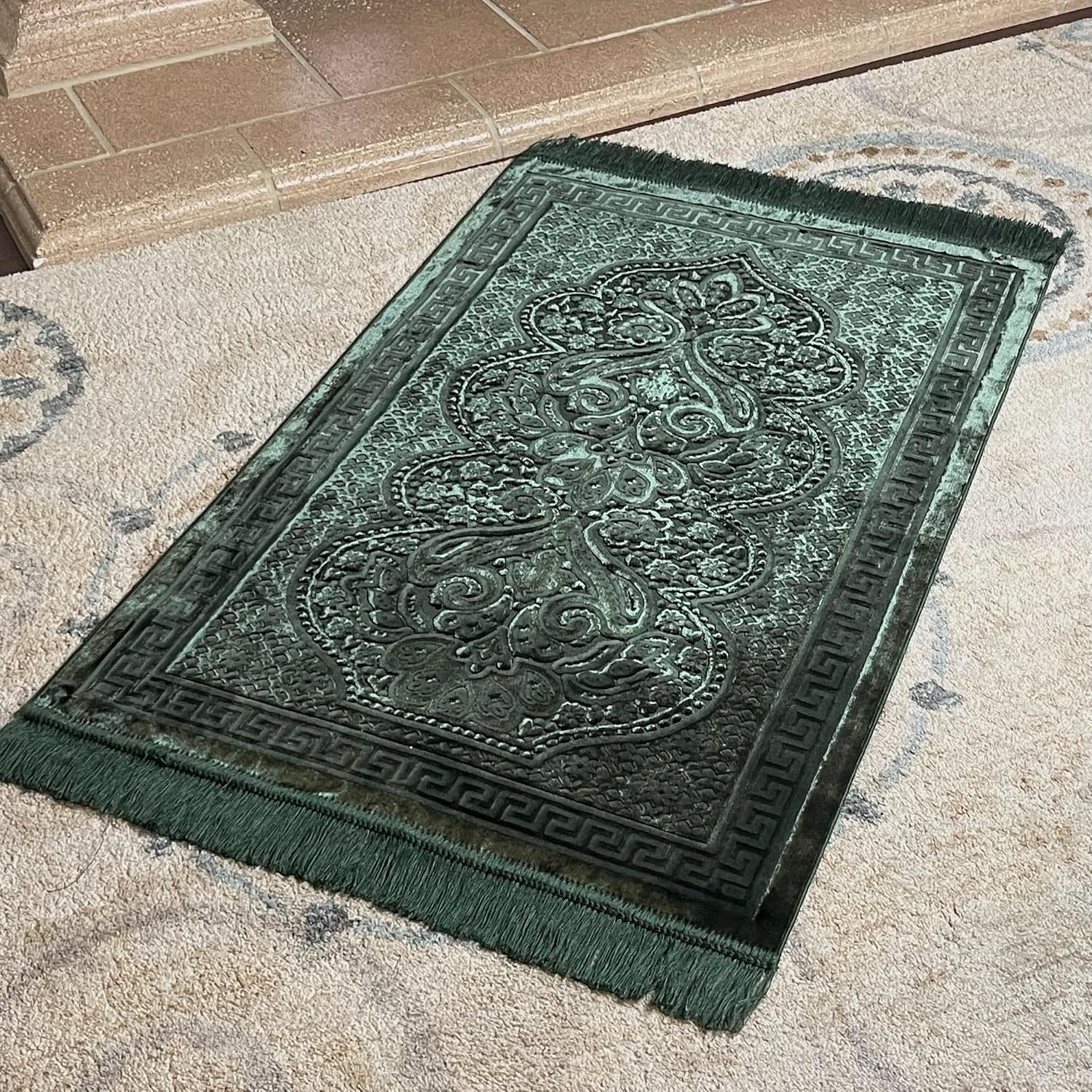 Luxury Velvet Plush Muslim Prayer Rug - Paisley (Dark Green)