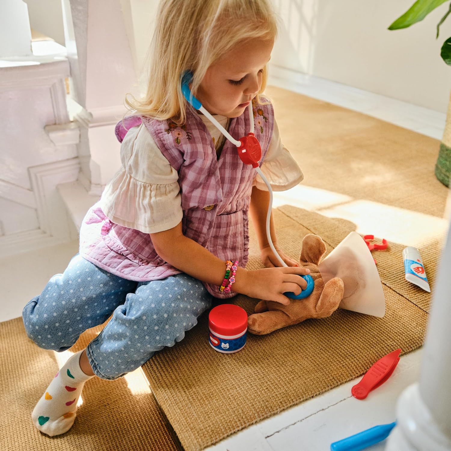 Melissa & Doug Examine and Treat Pet Vet Play Set, 24-Piece Animal Doctor Playset with Dog & Cat Plushies, Pet Doctor