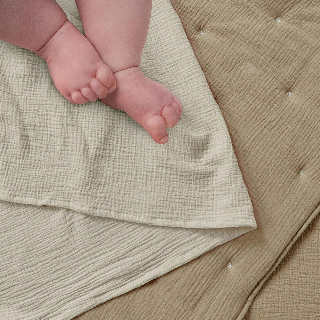 Cloud Muslin Crib Bed Set - Baby Nursery Set - Cacao and Beige Stars - Grey Textured Muslin - 5 Piece Set Includes