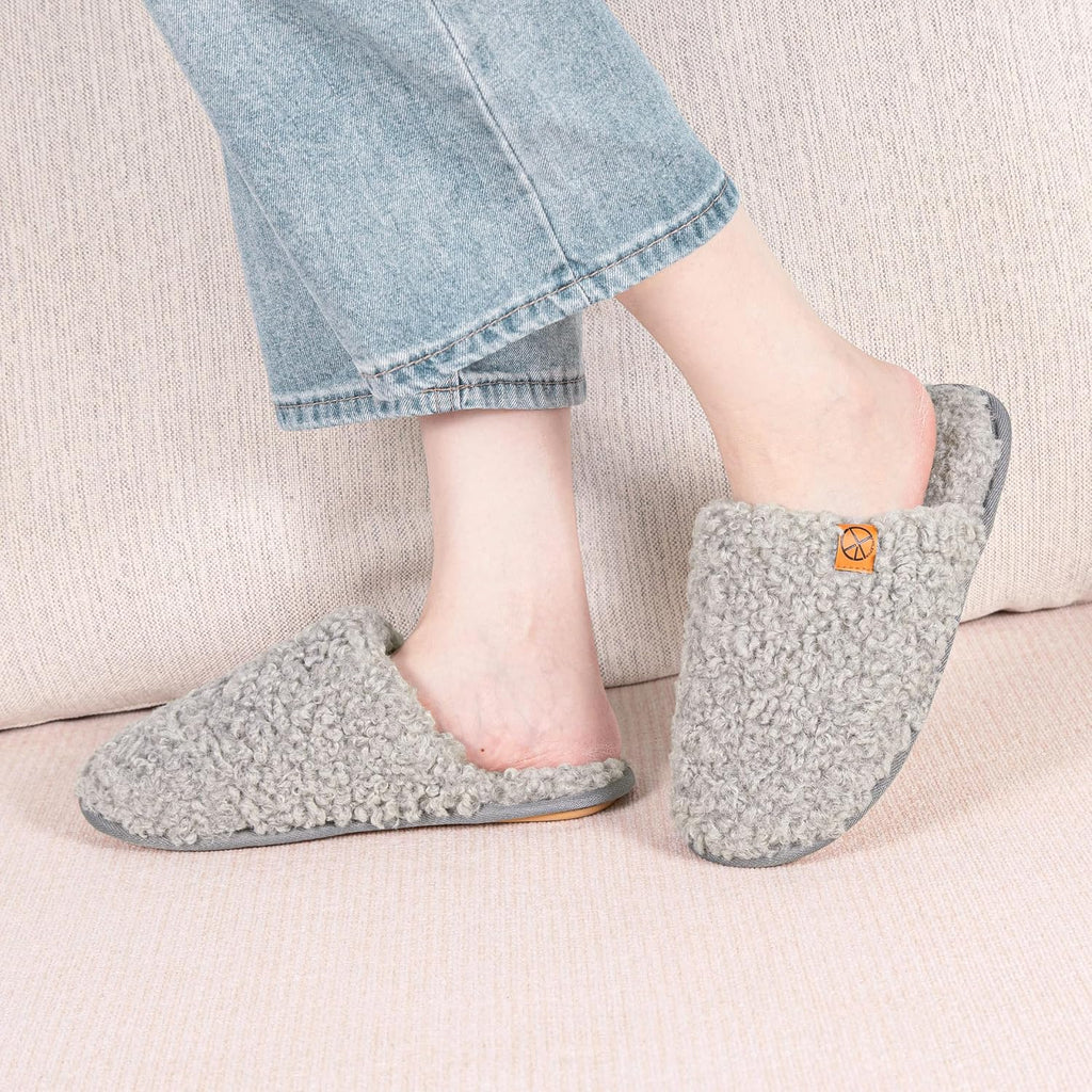 House Slippers for Women Comfy Faux Fur Memory Foam Bedroom Shoes Slip On Slides for Indoor Outdoor Use
