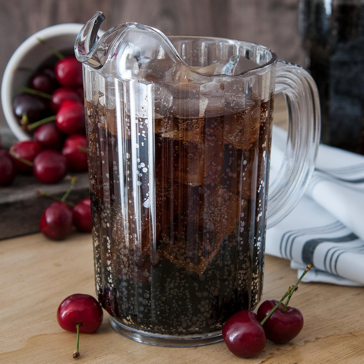 Pitcher, Plastic Pitcher with Ice Trap for Serving Cold Beverages at Home and in Commercial Setting, 32 Oz, 1 Count