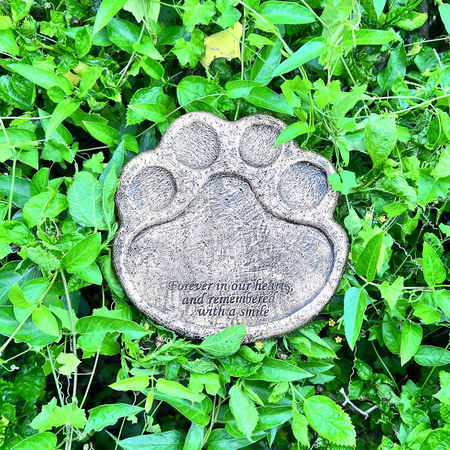 Garden Stepping Stone, Paw of Dog Cat Pet Memorial Stones, Loss of Pet Gift - 7.5" L x 7.5" W x 0.6" D