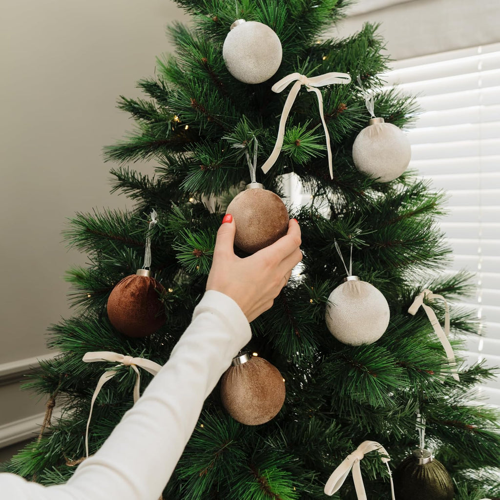 Elegant Velvet Christmas Ornaments Set with 15 Shatterproof Balls & 10 Matching Velvet Bows - Complete Festive Tree