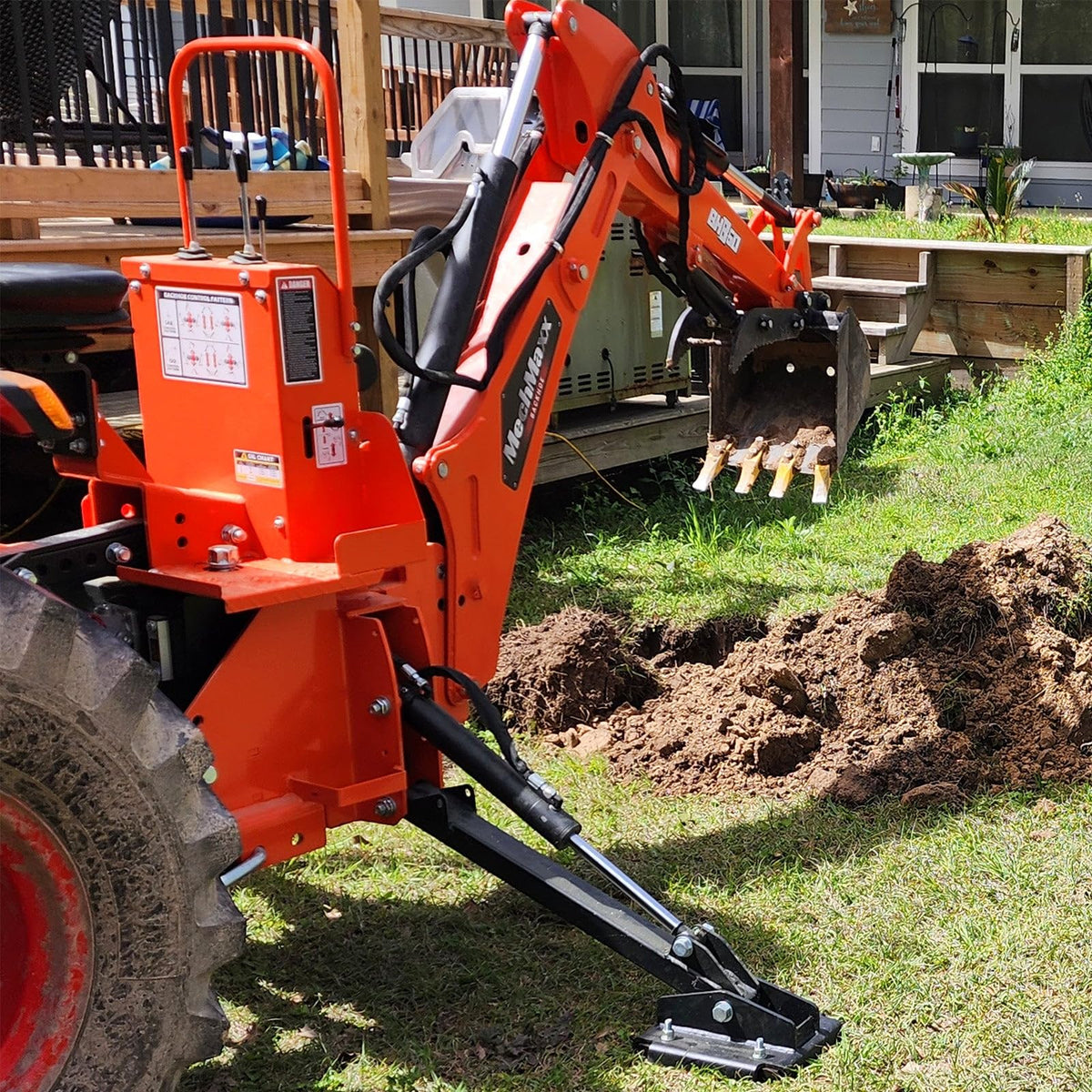 7' Tractor Backhoe Attachment with Hydraulic Thumb, BH660H